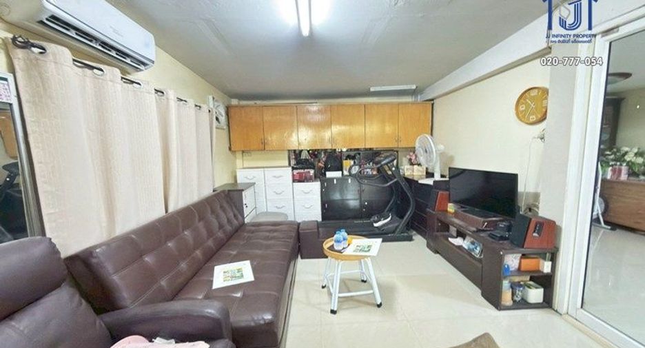 Haus zum Kauf mit 3 Zimmer in Lat Phrao, Bangkok