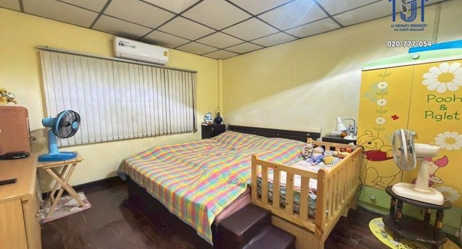 Haus zum Kauf mit 3 Zimmer in Lat Phrao, Bangkok