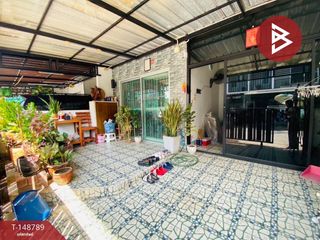 Casa adosada en venta de 3 habitaciones en Phra Pradaeng, Samut Prakan