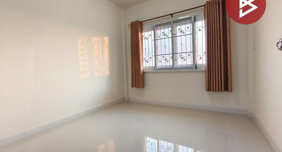 Reihenhaus zum Kauf mit 3 Zimmer in Phutthamonthon, Nakhon Pathom