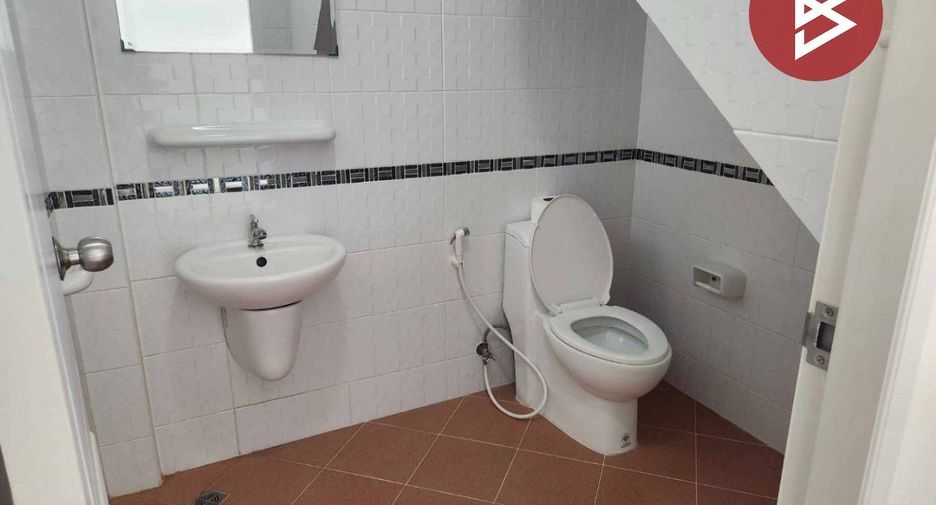 Reihenhaus zum Kauf mit 3 Zimmer in Phutthamonthon, Nakhon Pathom