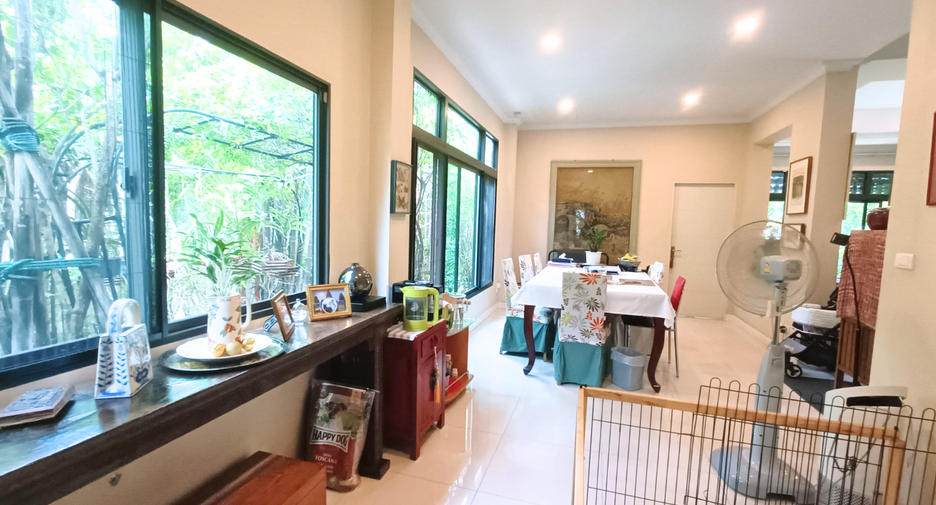 For rent and for sale 4 bedrooms house in Lat Krabang, Bangkok