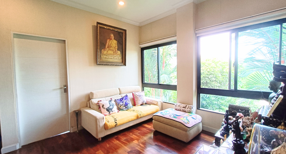 For rent and for sale 4 bedrooms house in Lat Krabang, Bangkok