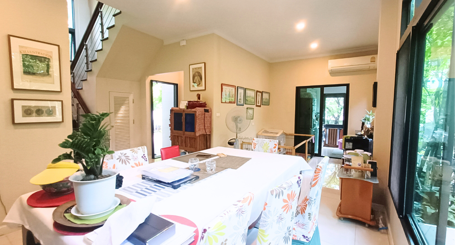For rent and for sale 4 bedrooms house in Lat Krabang, Bangkok