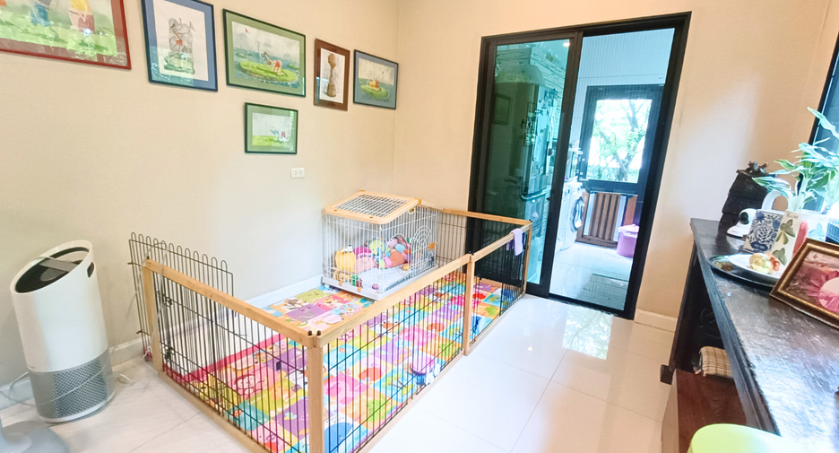 For rent and for sale 4 bedrooms house in Lat Krabang, Bangkok