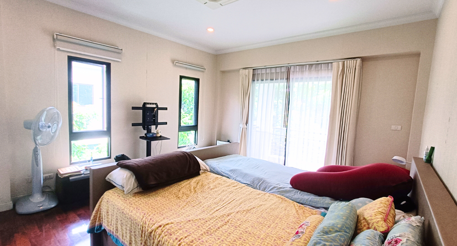 For rent and for sale 4 bedrooms house in Lat Krabang, Bangkok