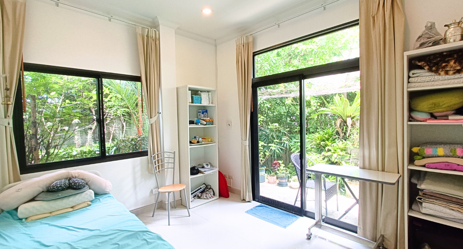 For rent and for sale 4 bedrooms house in Lat Krabang, Bangkok