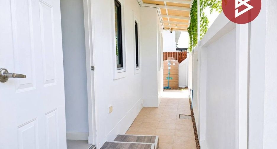 À vendre 2 chambres maison à Phan Thong, Chonburi