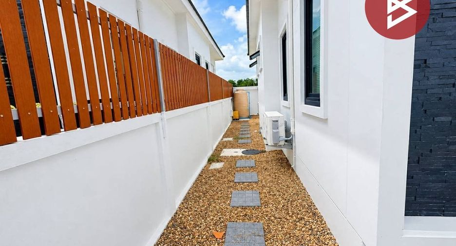 À vendre 2 chambres maison à Phan Thong, Chonburi