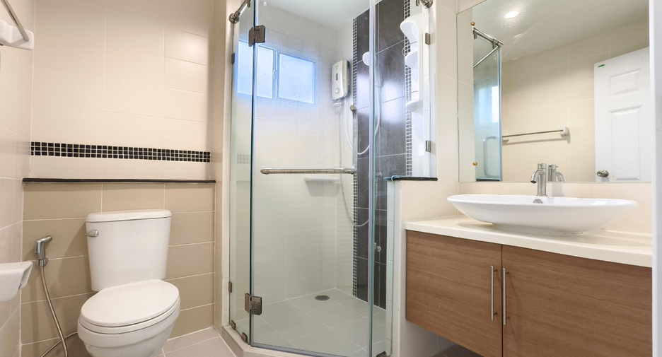 For sale 3 bedrooms house in Prawet, Bangkok