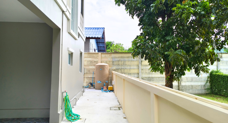 For sale 3 bedrooms house in Prawet, Bangkok