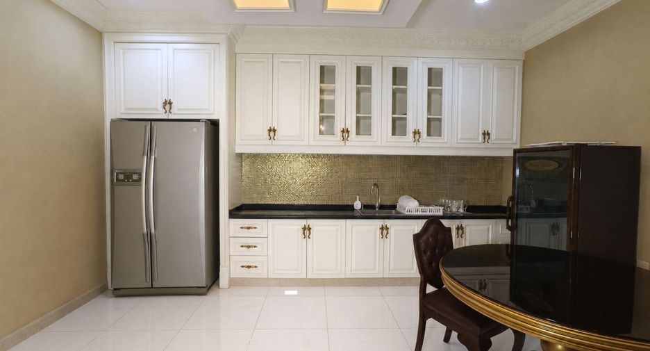 For sale 2 bedrooms townhouse in Suan Luang, Bangkok