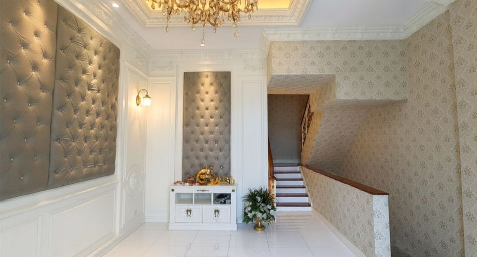 For sale 2 bedrooms townhouse in Suan Luang, Bangkok