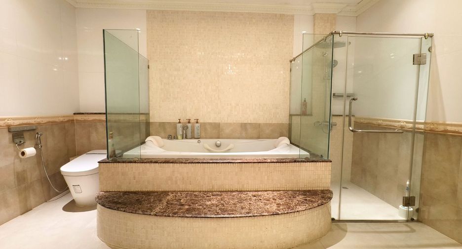 For sale 2 bedrooms townhouse in Suan Luang, Bangkok