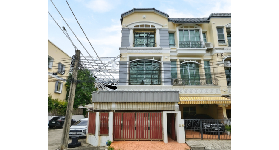 For sale 2 bedrooms townhouse in Suan Luang, Bangkok