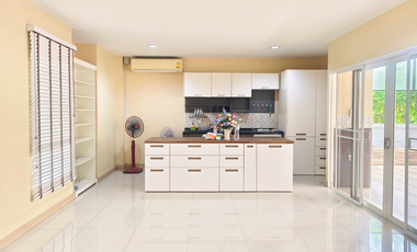 Haus zur Miete und zum Kauf mit 3 Zimmer in Min Buri, Bangkok