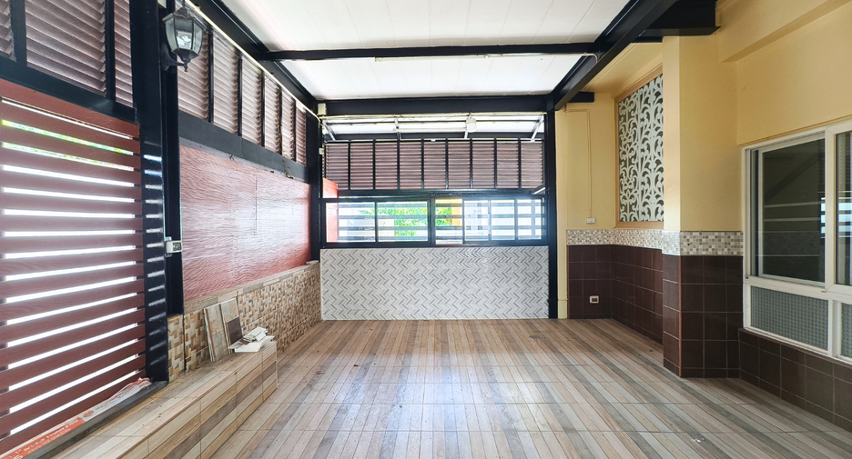 Haus zur Miete und zum Kauf mit 3 Zimmer in Min Buri, Bangkok