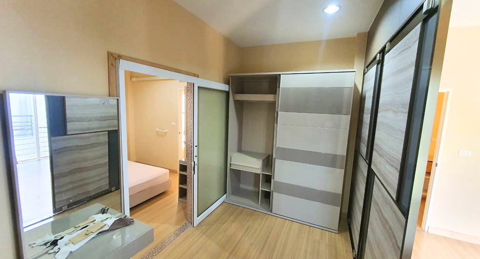 Haus zur Miete und zum Kauf mit 3 Zimmer in Min Buri, Bangkok