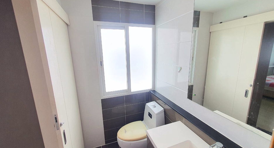 Haus zur Miete und zum Kauf mit 3 Zimmer in Min Buri, Bangkok