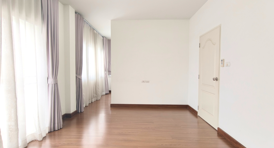 Haus zum Kauf mit 3 Zimmer in Min Buri, Bangkok