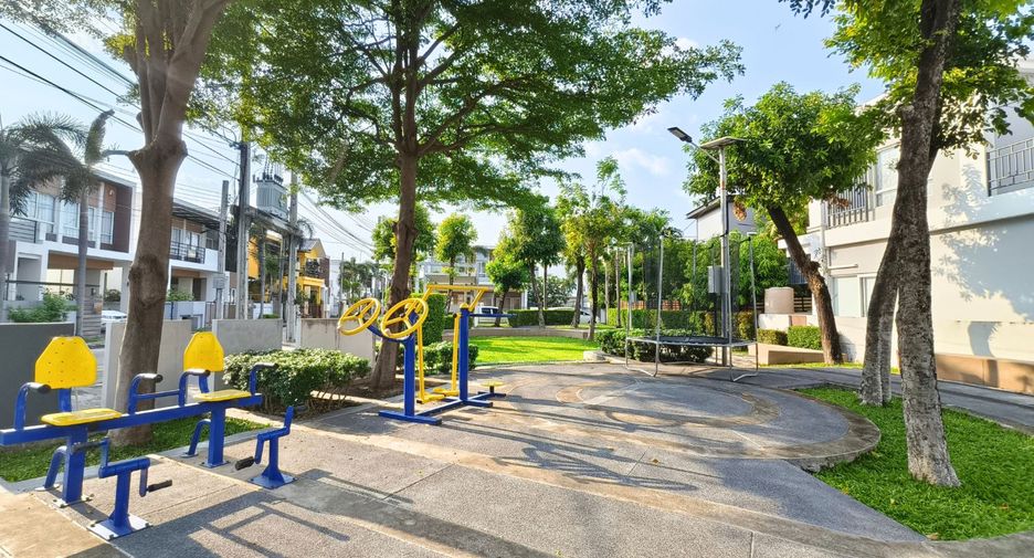 Haus zum Kauf mit 3 Zimmer in Min Buri, Bangkok