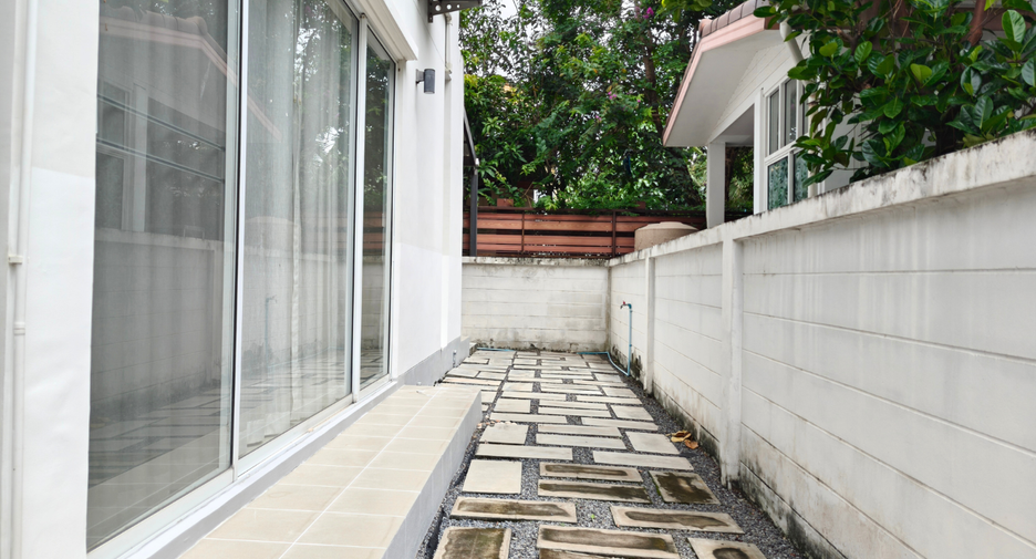 Haus zum Kauf mit 3 Zimmer in Min Buri, Bangkok