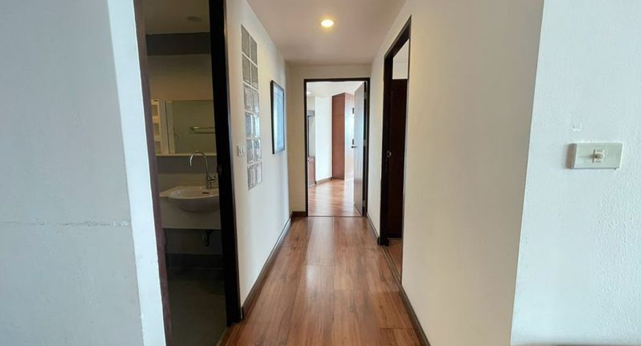 For rent 3 ベッドルーム condo in Si Racha, Chonburi