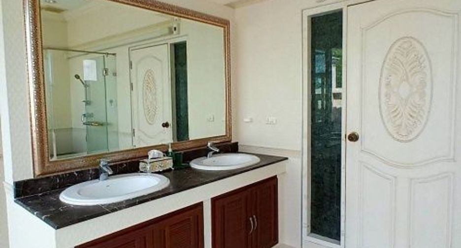 Haus zum Kauf mit 5 Zimmer in Bang Phli, Samut Prakan