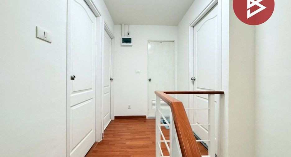 For sale 4 bedrooms townhouse in Khlong Luang, Pathum Thani