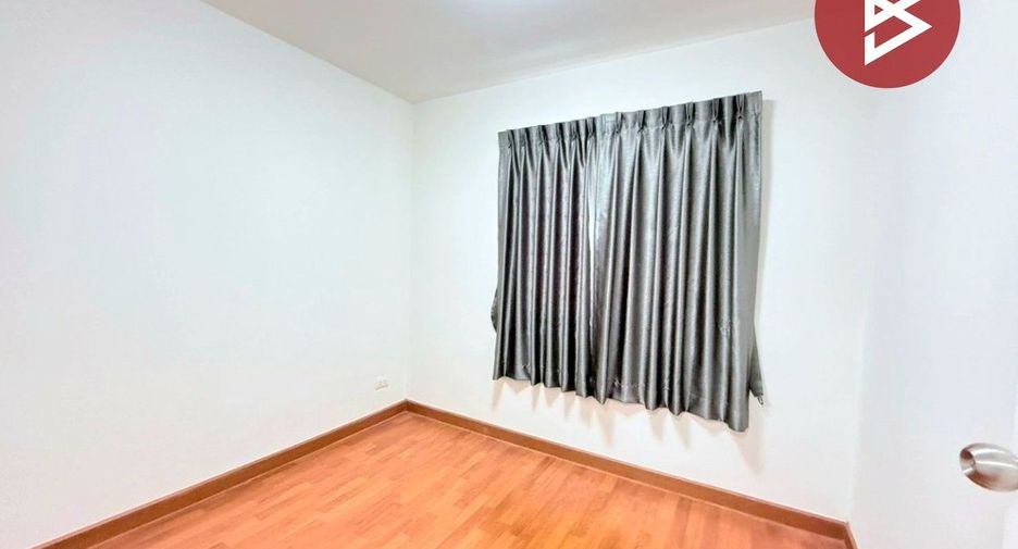 For sale 4 bedrooms townhouse in Khlong Luang, Pathum Thani