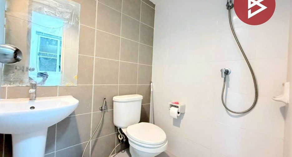 For sale 4 bedrooms townhouse in Khlong Luang, Pathum Thani