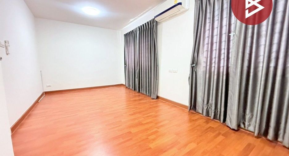 For sale 4 bedrooms townhouse in Khlong Luang, Pathum Thani