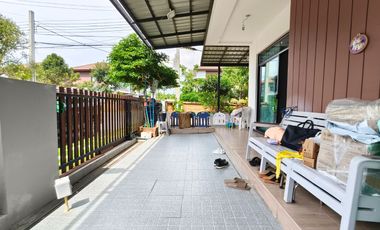 Haus zum Kauf mit 4 Zimmer in Khlong Sam Wa, Bangkok