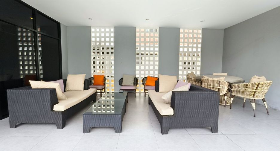 Haus zum Kauf mit 4 Zimmer in Khlong Sam Wa, Bangkok