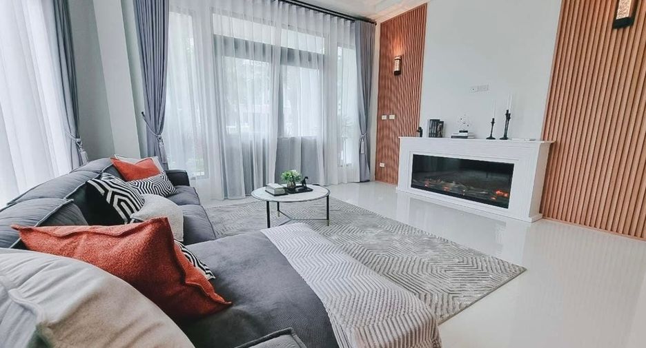Casa en alquiler de 5 habitaciones en Lat Krabang, Bangkok