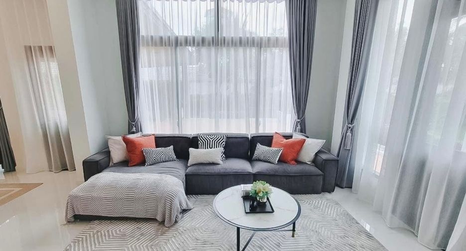 Casa en alquiler de 5 habitaciones en Lat Krabang, Bangkok