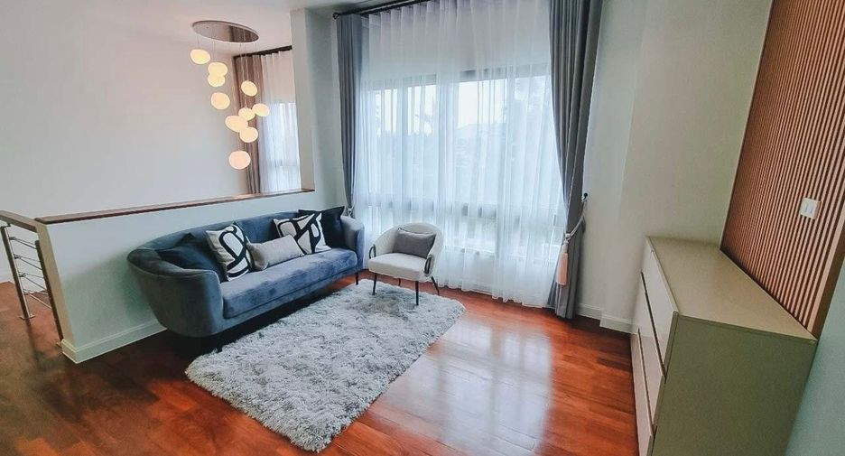 Casa en alquiler de 5 habitaciones en Lat Krabang, Bangkok