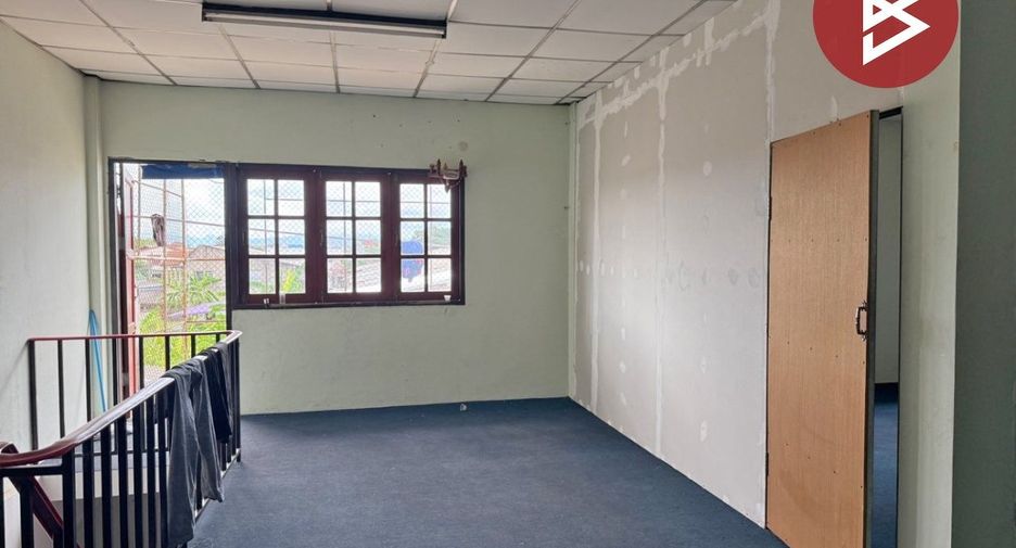 For sale 8 bedrooms retail Space in Mueang Lamphun, Lamphun