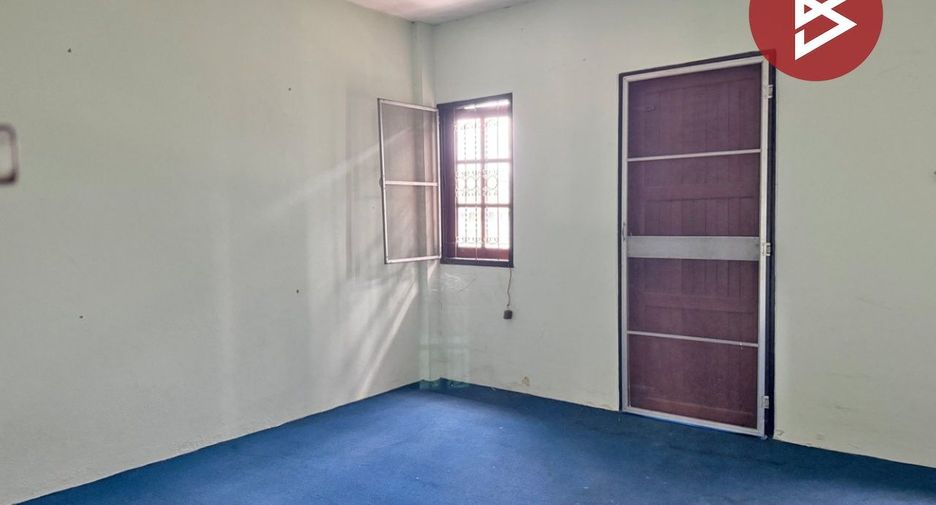For sale 8 bedrooms retail Space in Mueang Lamphun, Lamphun