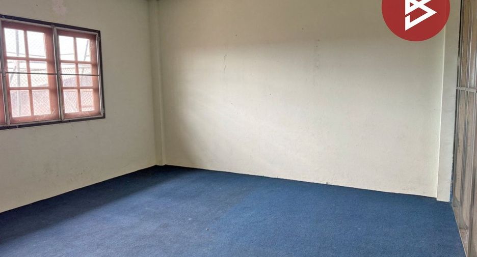 For sale 8 bedrooms retail Space in Mueang Lamphun, Lamphun