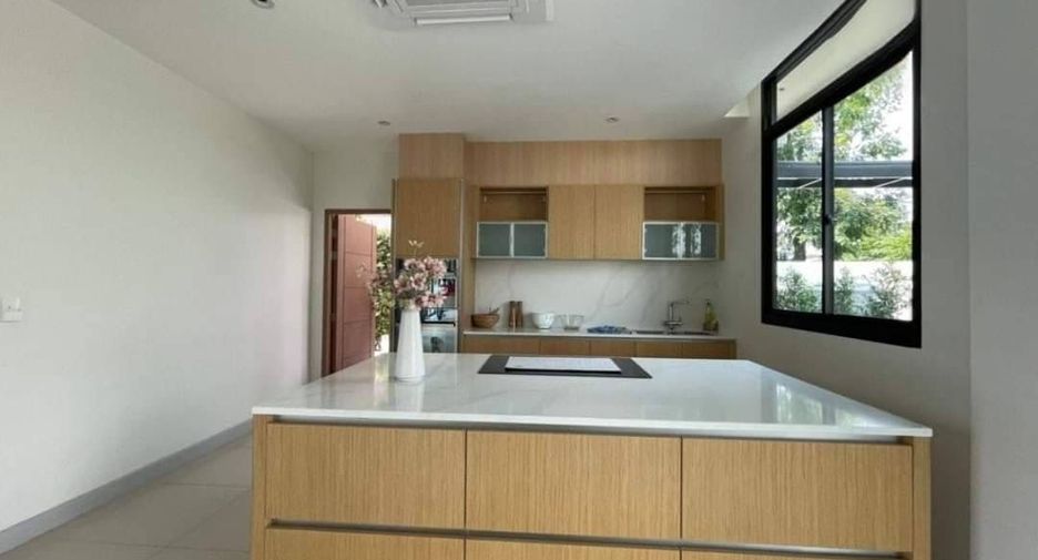 Haus zur Miete und zum Kauf mit 3 Zimmer in Min Buri, Bangkok