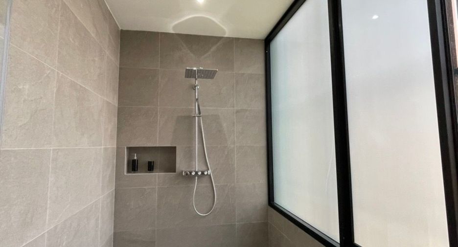 Haus zur Miete und zum Kauf mit 3 Zimmer in Min Buri, Bangkok