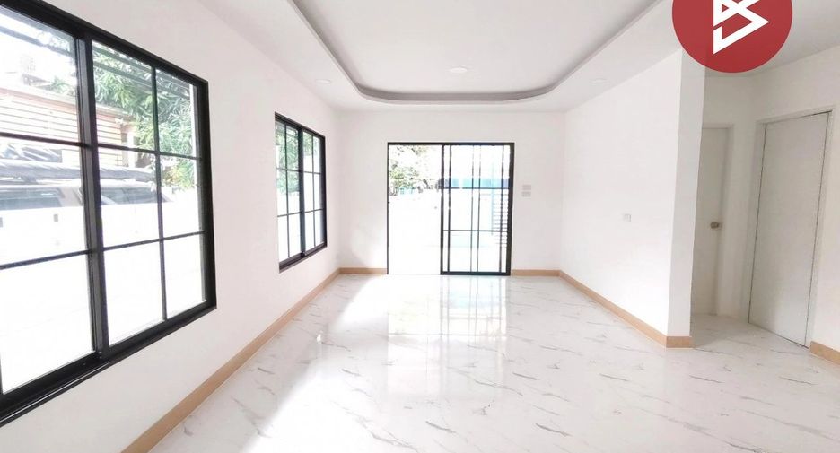 For sale 3 bedrooms townhouse in Khlong Luang, Pathum Thani