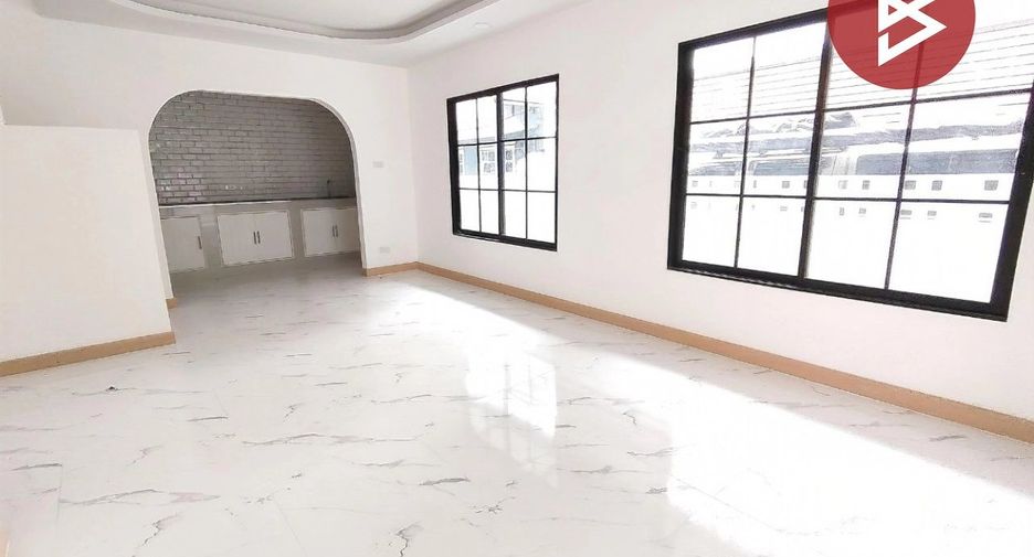 For sale 3 bedrooms townhouse in Khlong Luang, Pathum Thani