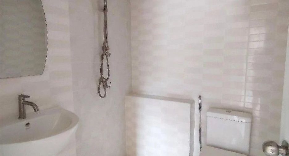 For sale 3 bedrooms townhouse in Khlong Luang, Pathum Thani