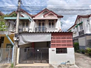 For sale 2 bedrooms townhouse in Mueang Nakhon Pathom, Nakhon Pathom