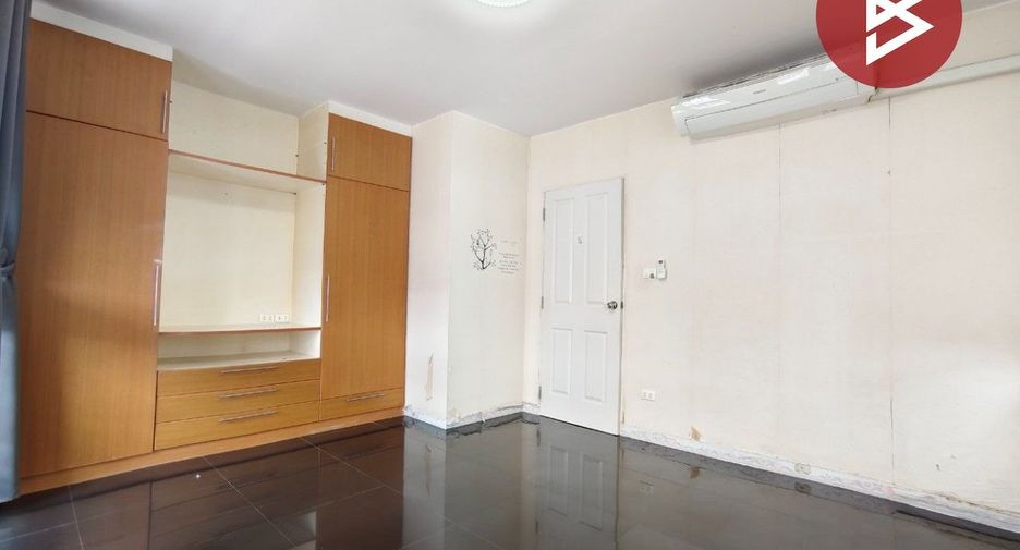 For sale 2 bedrooms townhouse in Mueang Nakhon Pathom, Nakhon Pathom