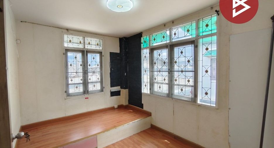 For sale 2 bedrooms townhouse in Mueang Nakhon Pathom, Nakhon Pathom