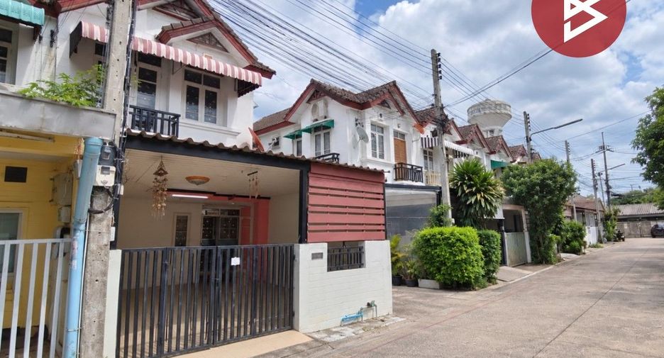 For sale 2 bedrooms townhouse in Mueang Nakhon Pathom, Nakhon Pathom