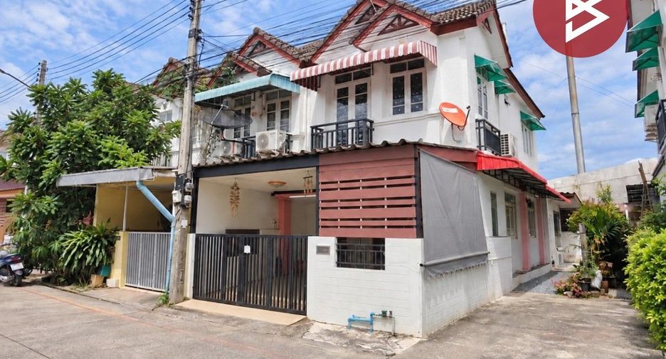 For sale 2 bedrooms townhouse in Mueang Nakhon Pathom, Nakhon Pathom